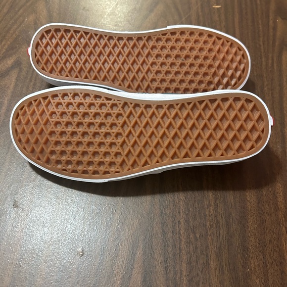 Vans - Picture 3 of 5